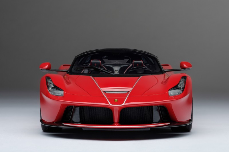 Ferrari_LaFerrari_Aperta_Amalgam_M5905_5b0fe11ad60e86d0.jpg