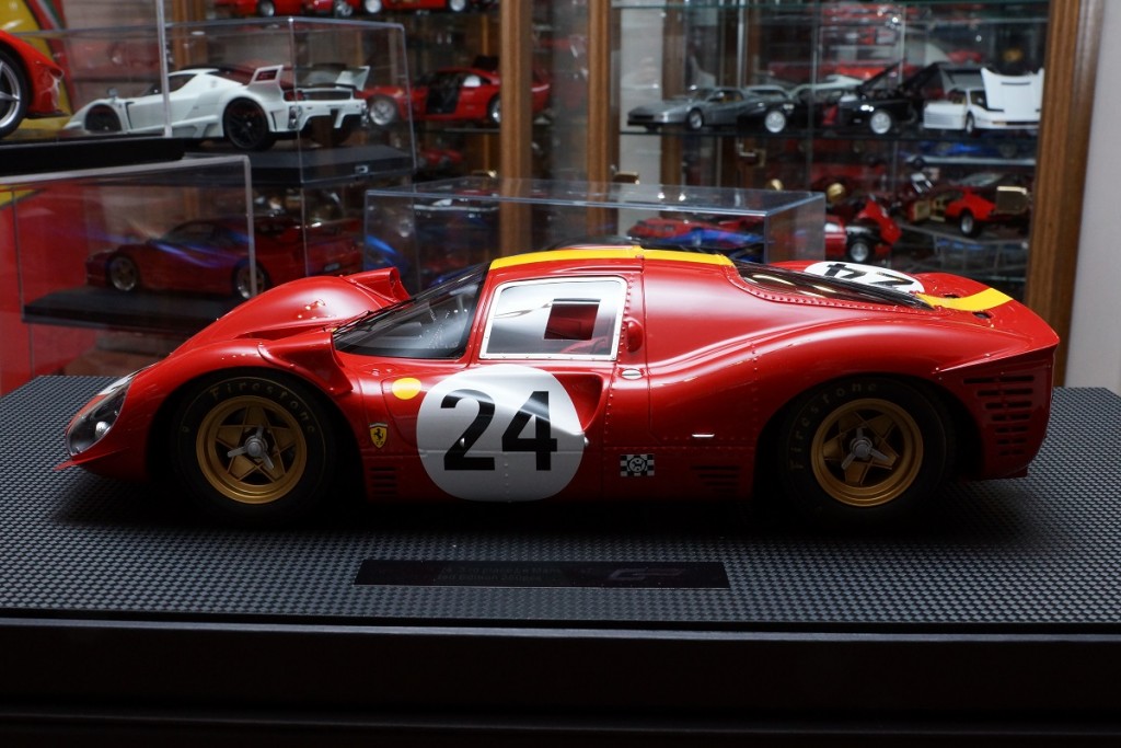 Ferrari-330P4-GP-R-12-1410329c4db07e9e15.jpg