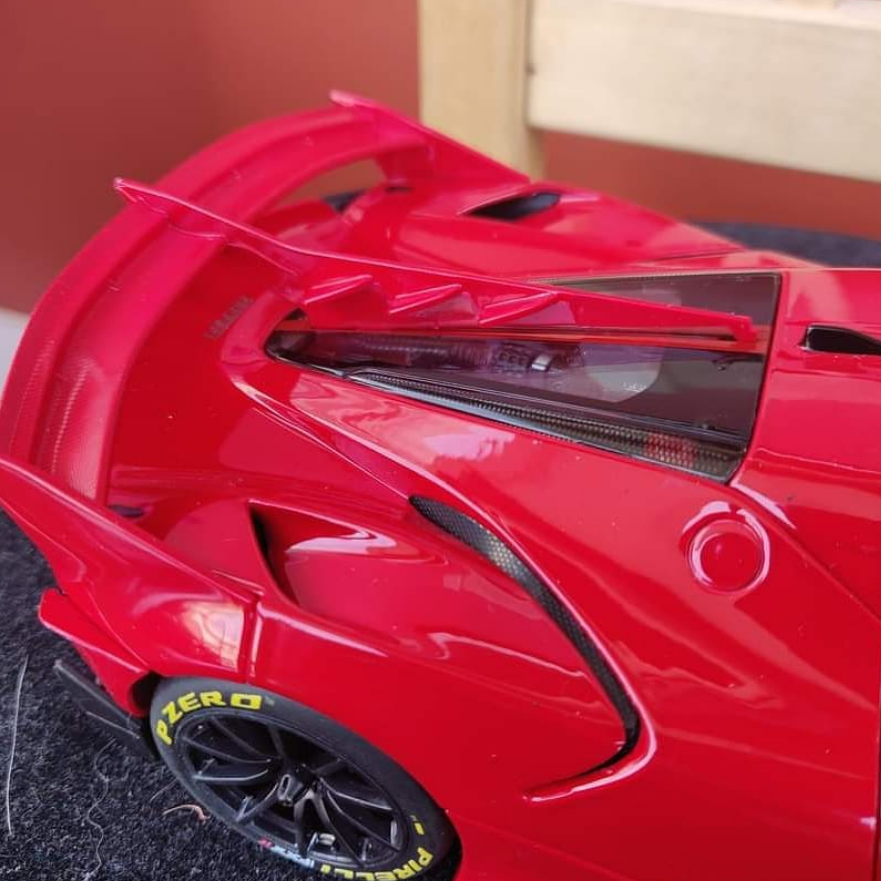 Ferrari FXXK Red Bburago (4)